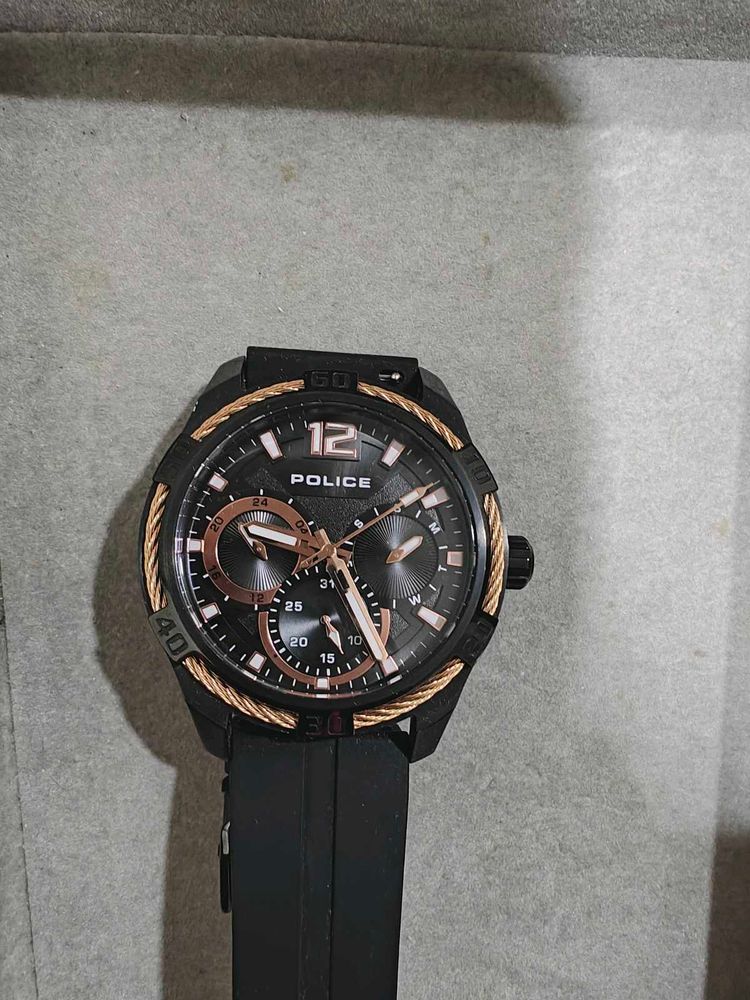 Police Men&#39;s Black and Gold Watch
