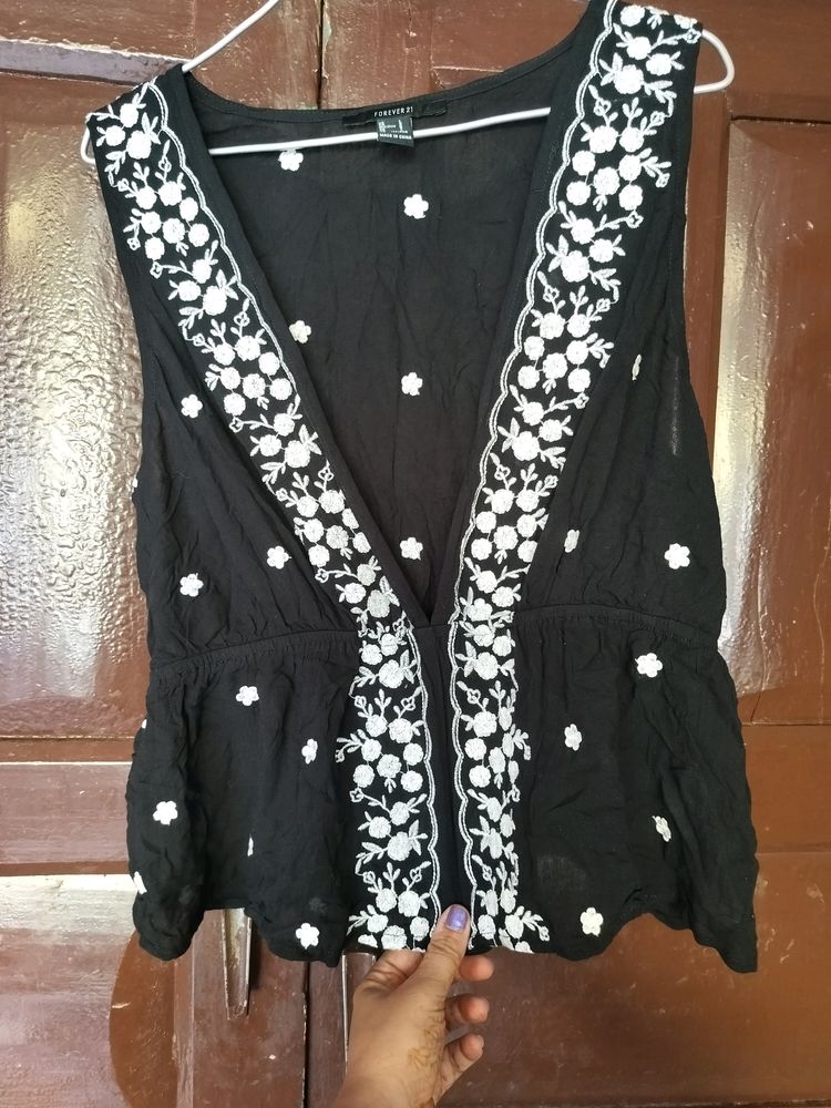 Forever 21 White Flower Top