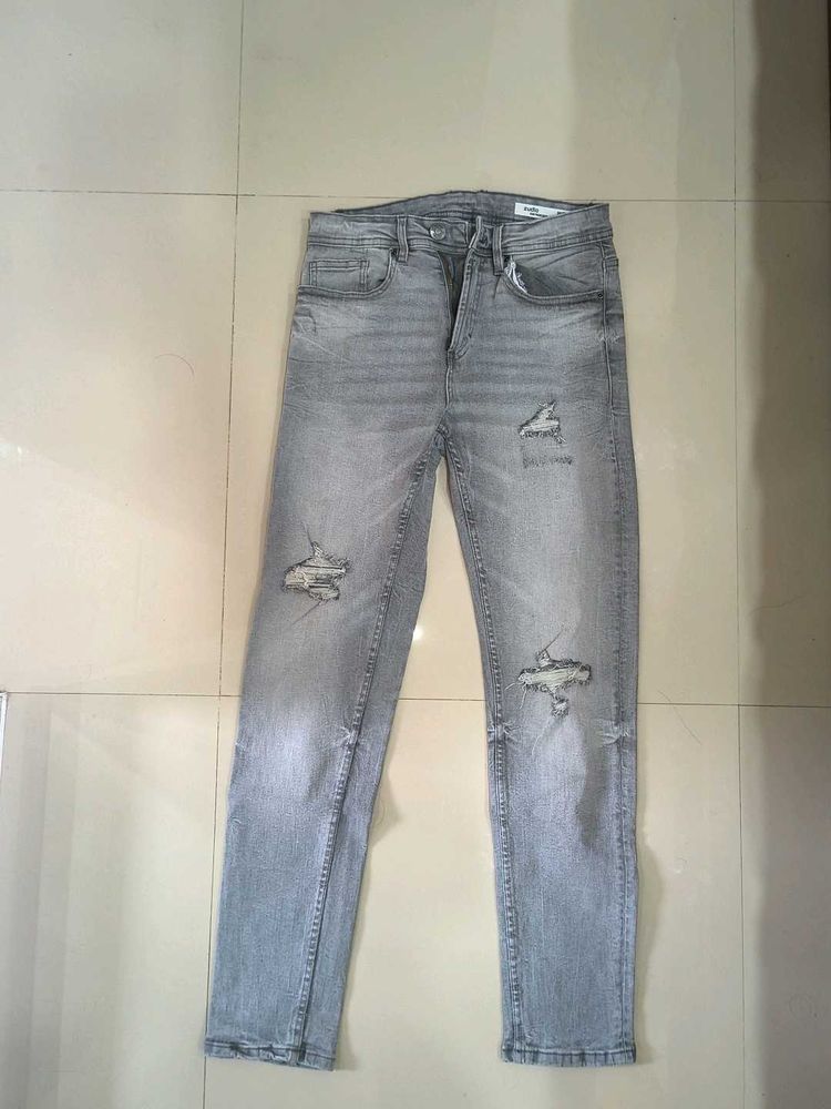 Distressed Gray Skinny Jeans