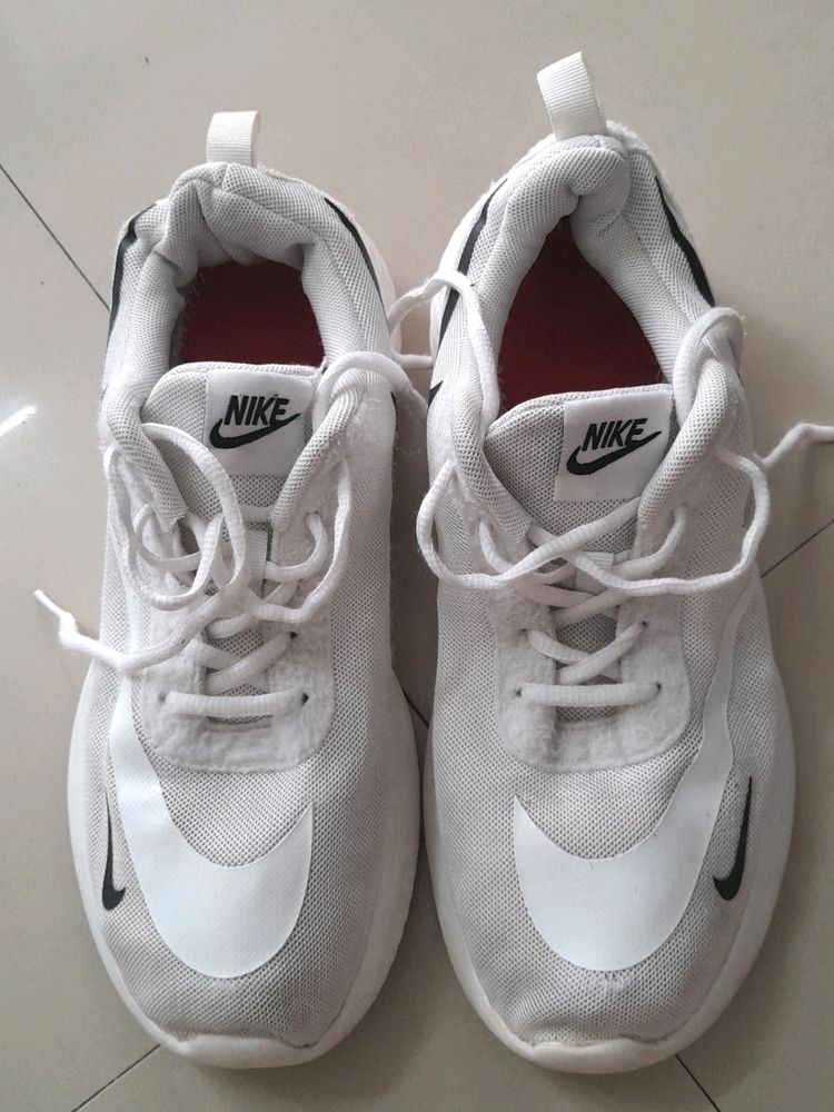 Nike Men&#39;s Sneaker