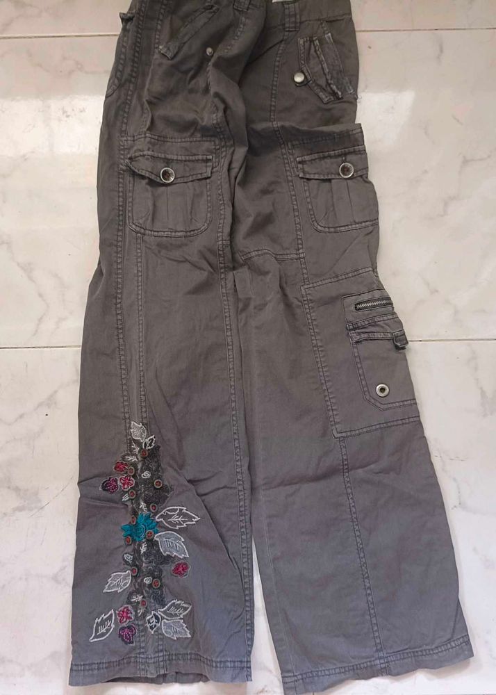 Vero Moda Embroidered Cargo Pants