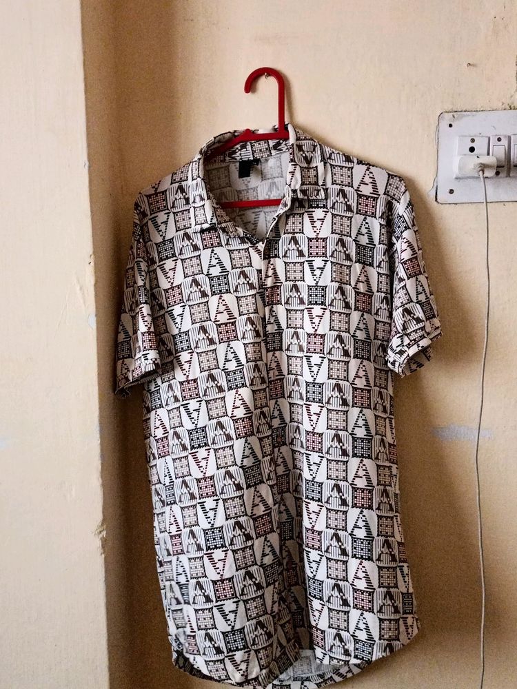 Trendy Strechable Shirt!