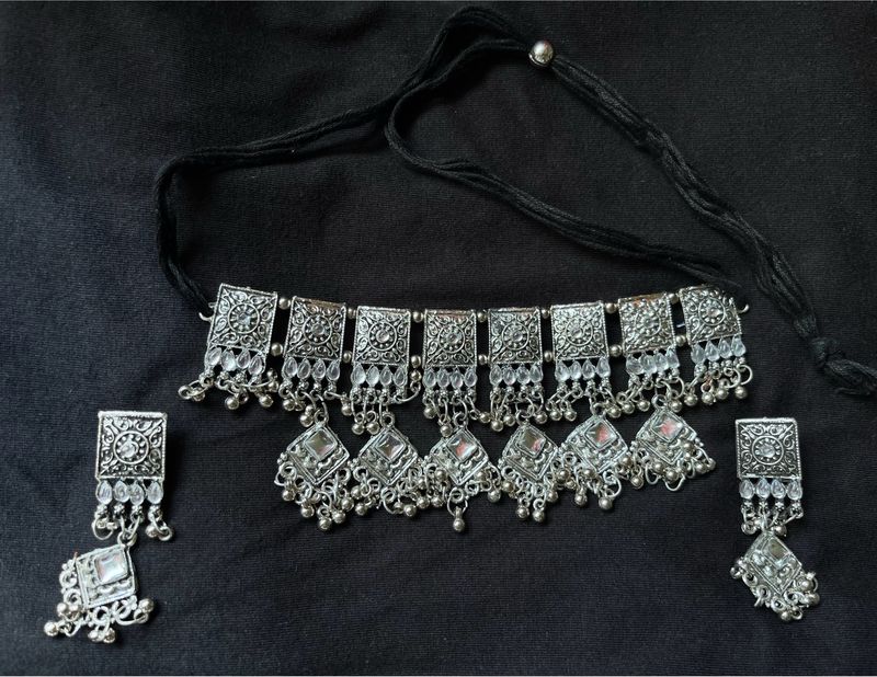 Women Silver Oxidised Jewellery Set