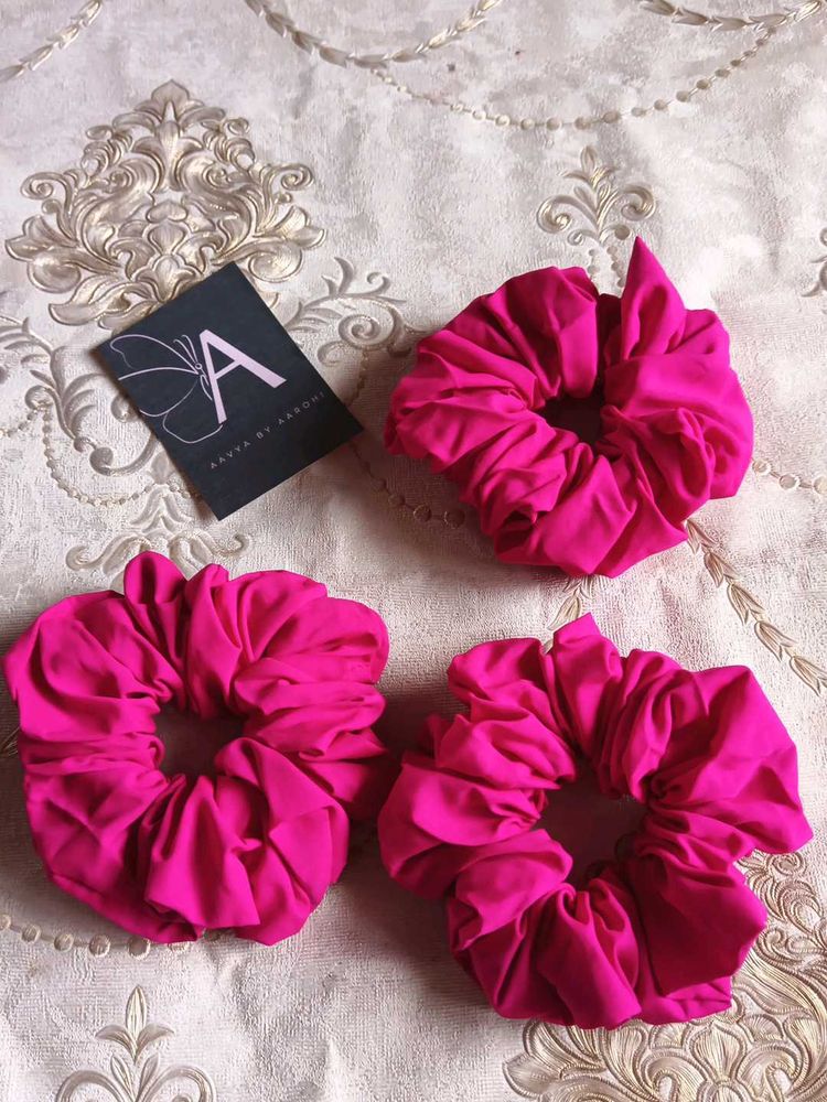 Pink Scrunchie Set 3 New 🆕✨