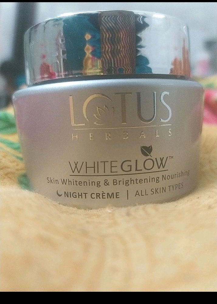 Lotus Herbals Skin Whitening Night Cream