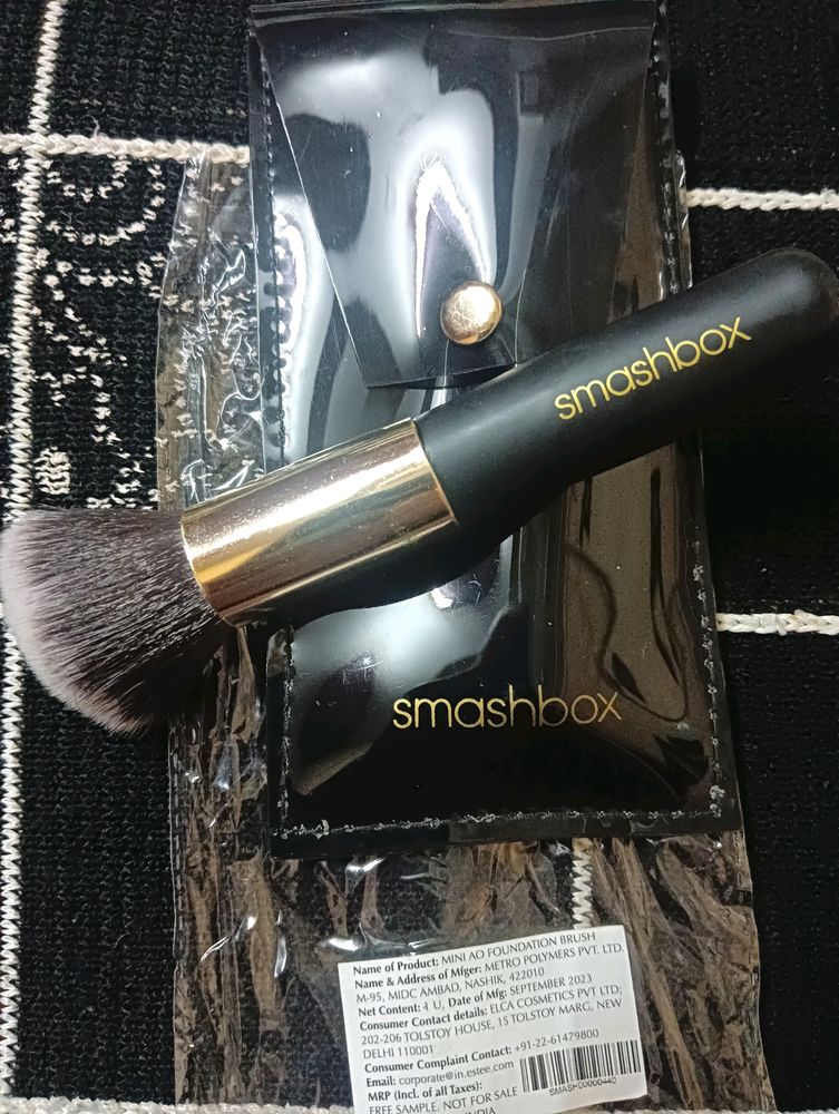 Smashbox Foundation Brush