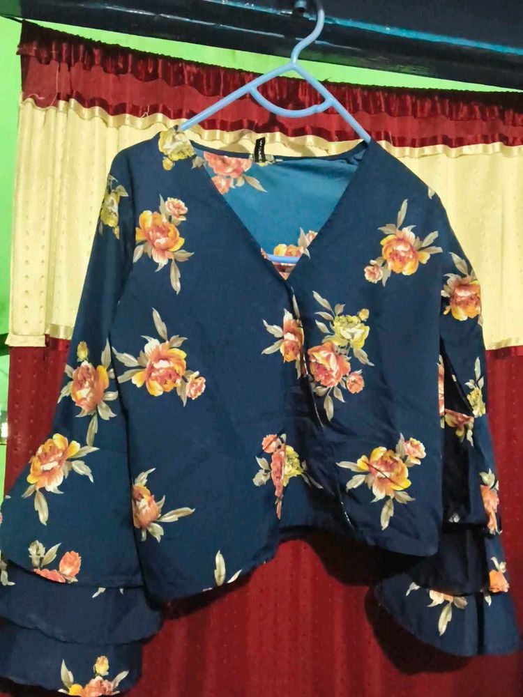 Floral top good quality 😀👌🏻