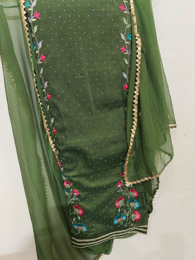 Unstitched floral suit With Dupatta