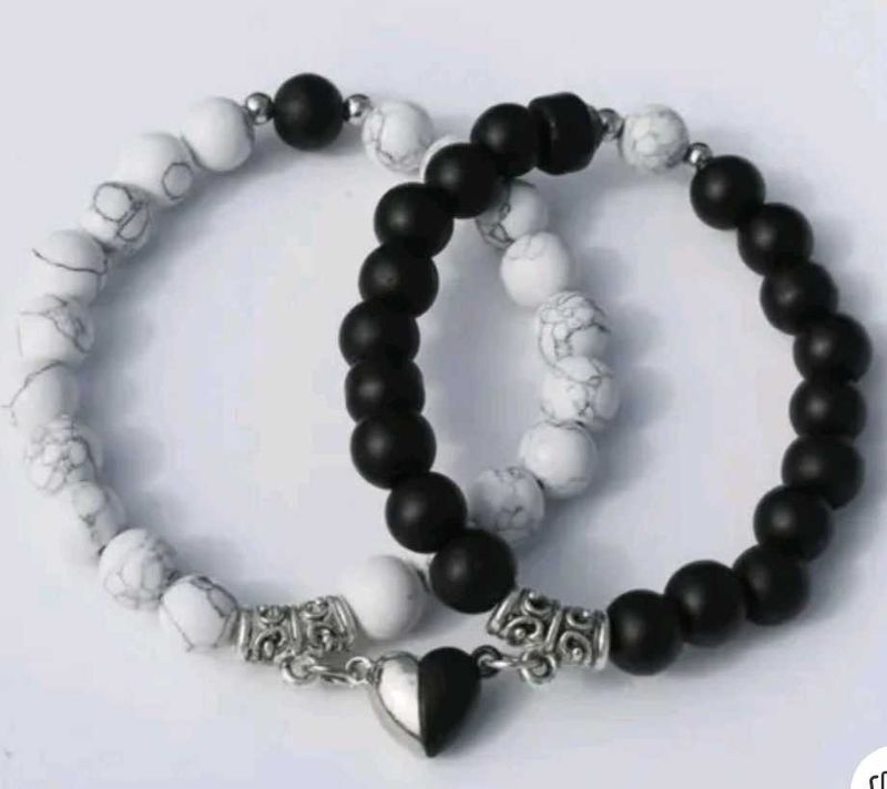 Couple&#39;s Magnetic Heart Bracelets