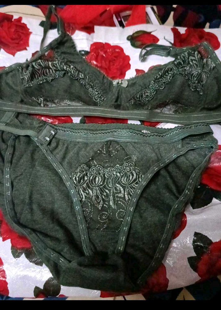 Lace Bra &amp; Panty Set