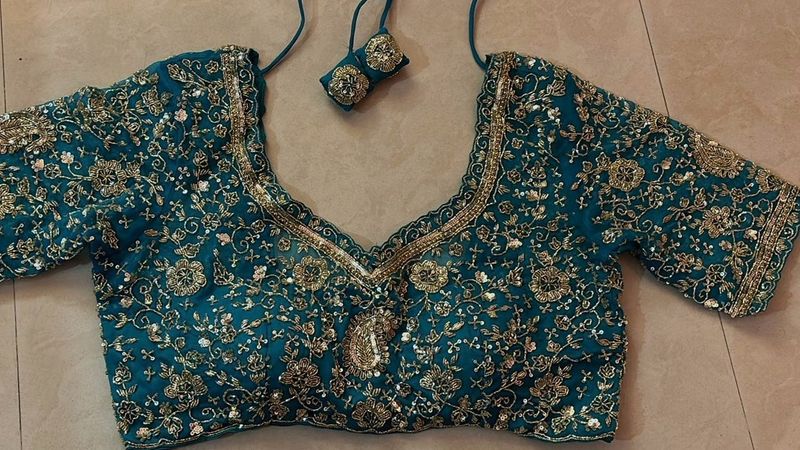 Beautiful Boutique Blouse With Pad