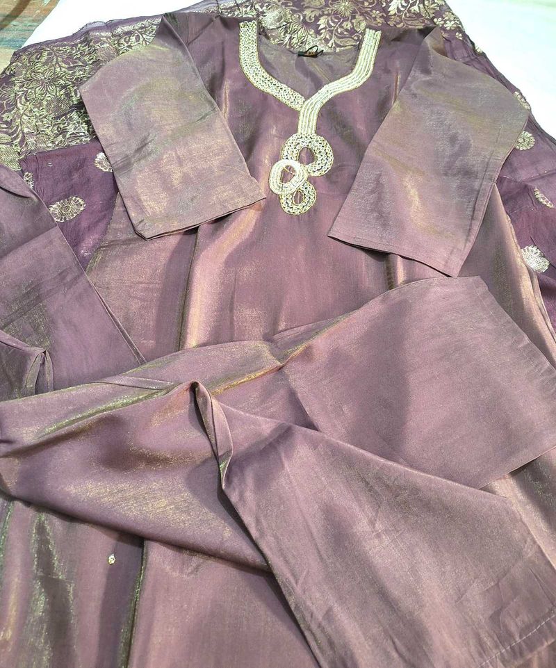 BEAUTIFUL PAKISTANI SHIMMER FABRIC DRESS