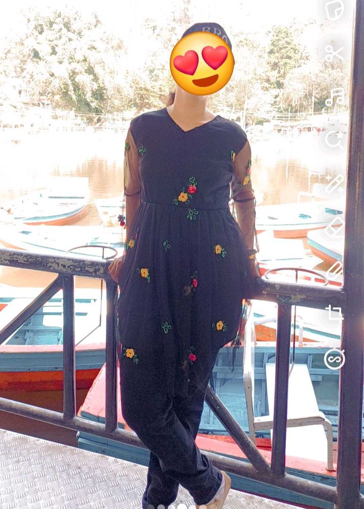 Floral Embroidered Kurta Set