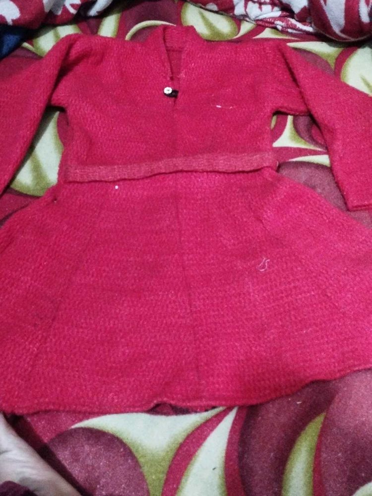 Girls' woolly Dress with cap free