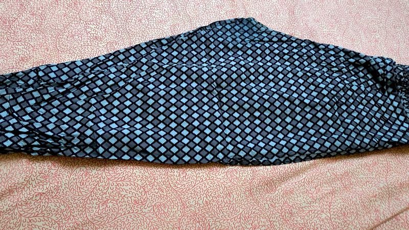 COMBO OF 2 ANKLE LENGTH PANTS