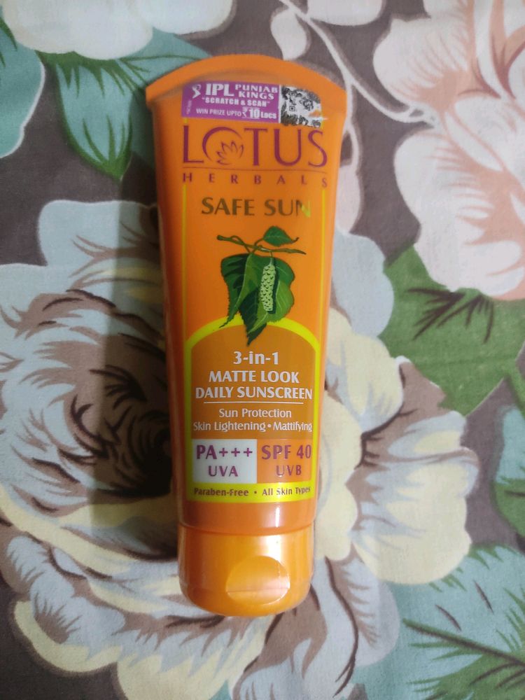 Lotus Herbals 3-in-1 Sunscreen