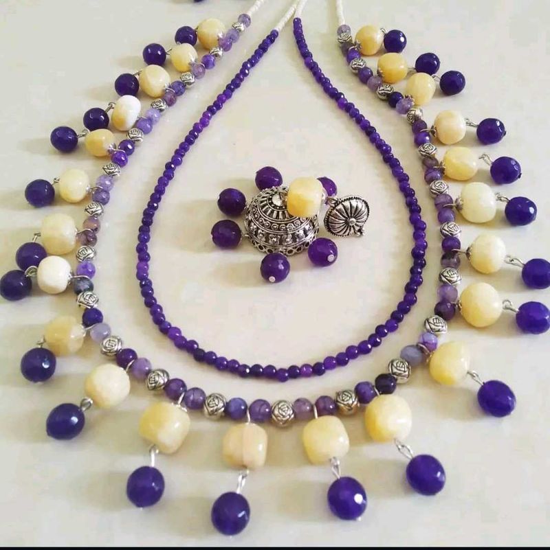 A beautiful 2 Leyar Jewellery Set