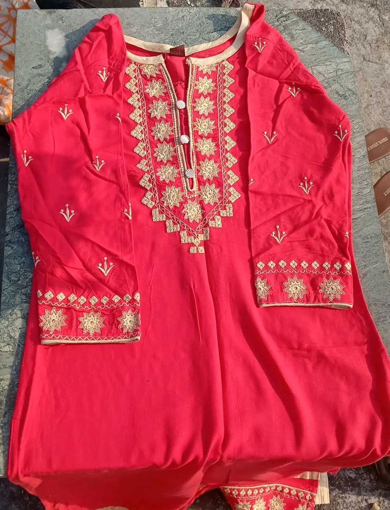Embroidered Ethnic Kurti