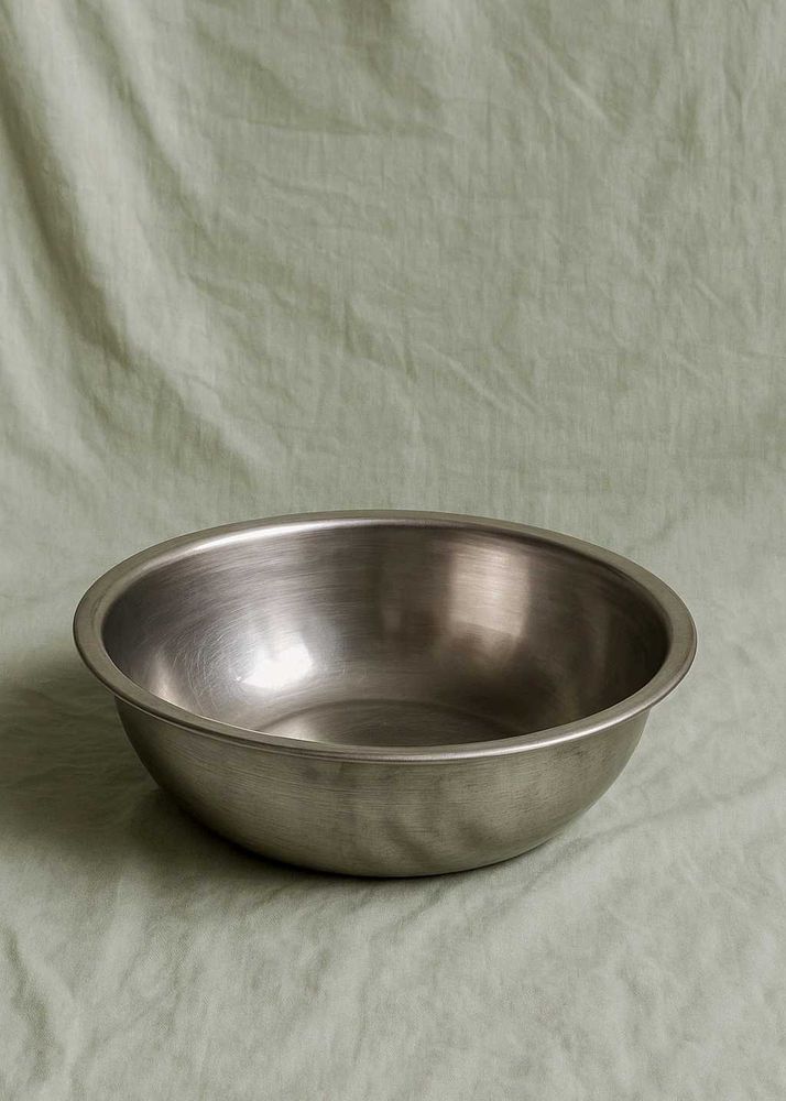 Stainless steel bowl