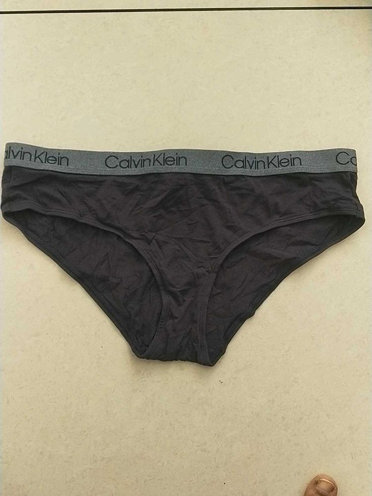 L Calvin Klein Underwear
