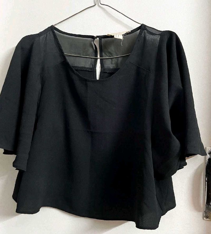 Forever 21 Trendy Black Top