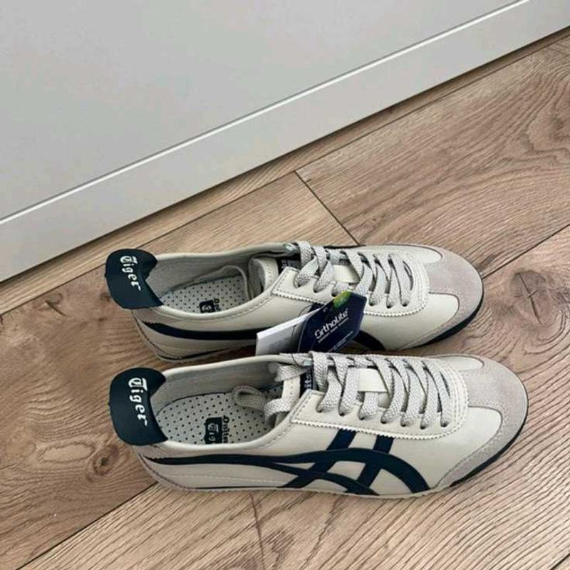 Onitsuka Tiger Sneakers