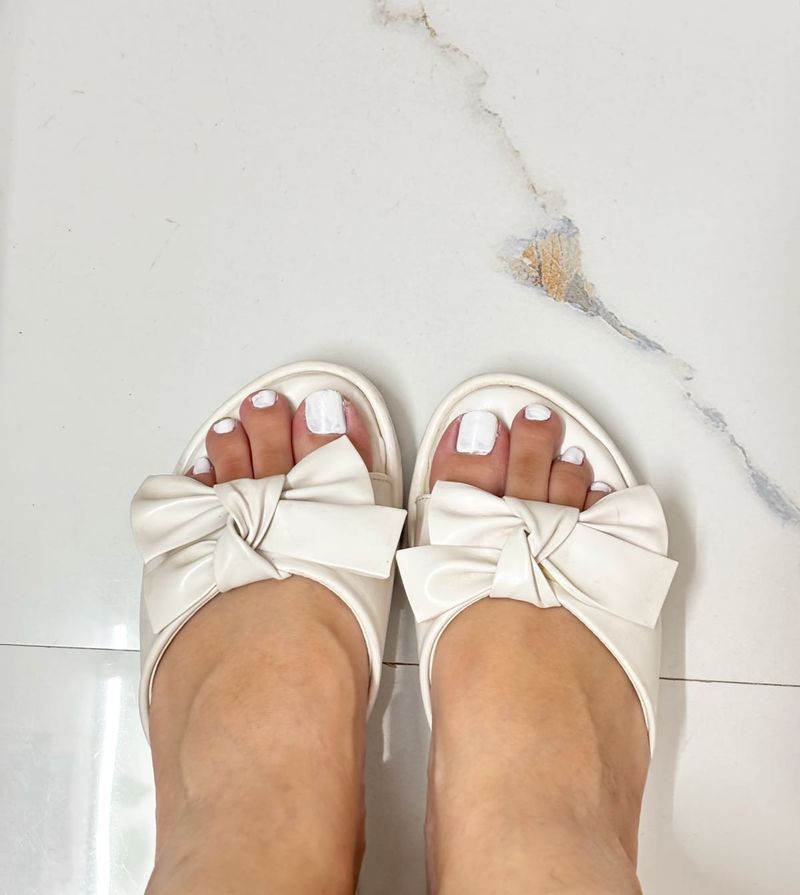 White Wedges