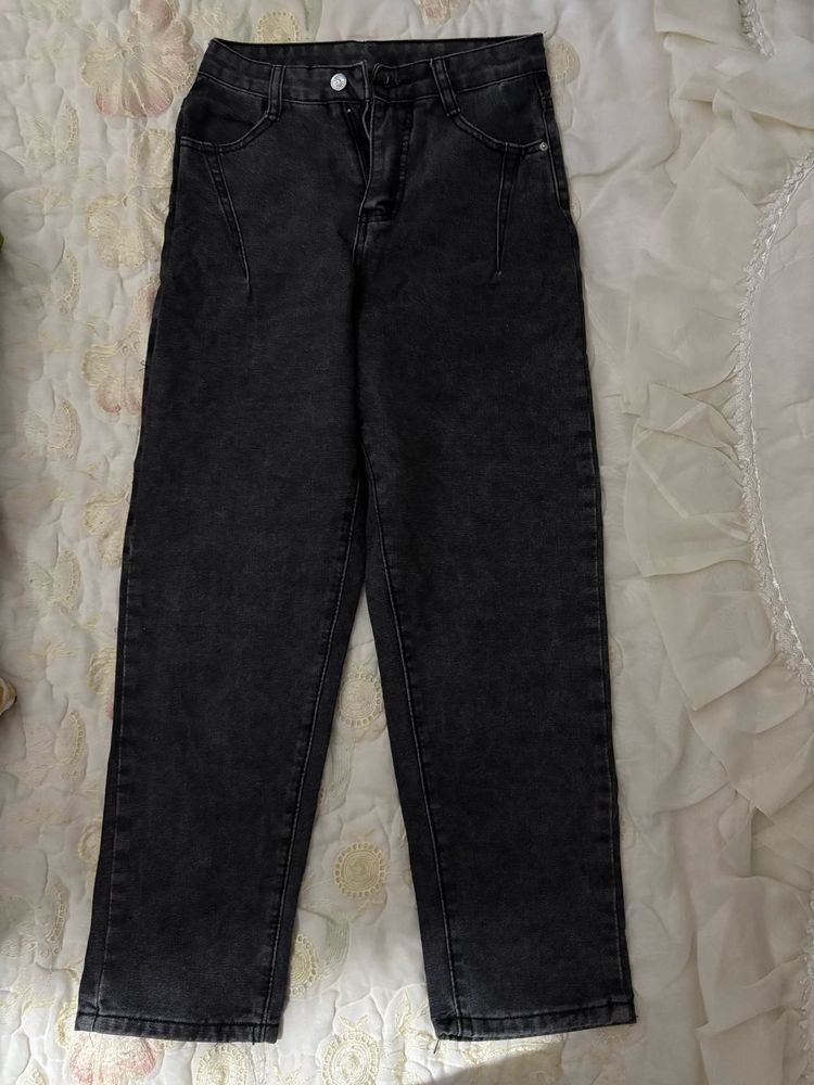 Black Wash High-Waisted Jeans