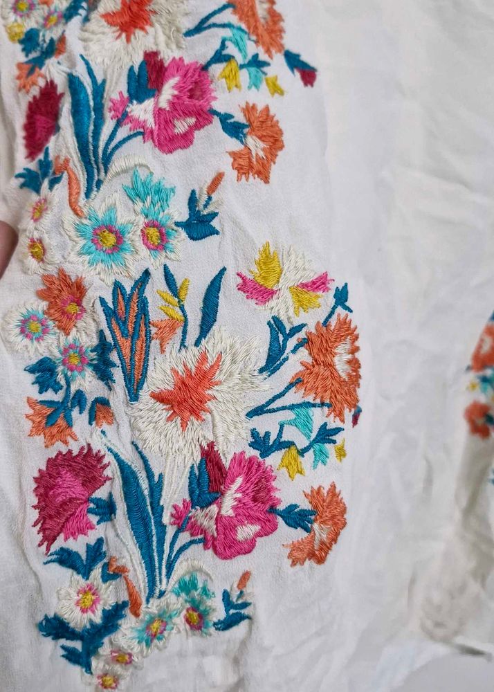 Floral Embroidered Kurta