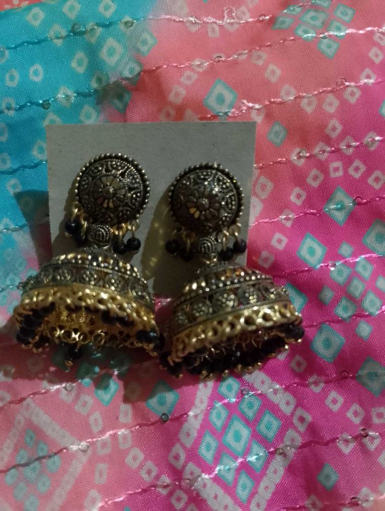 Golden-black Earrings 🖤💛
