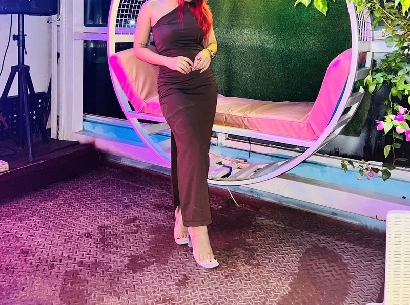 beautiful long Bodycon dress🤎🤎