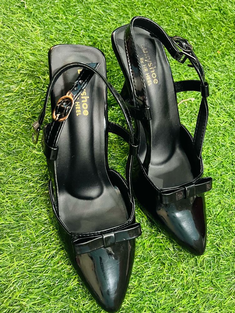 Chic Black Bow Heels