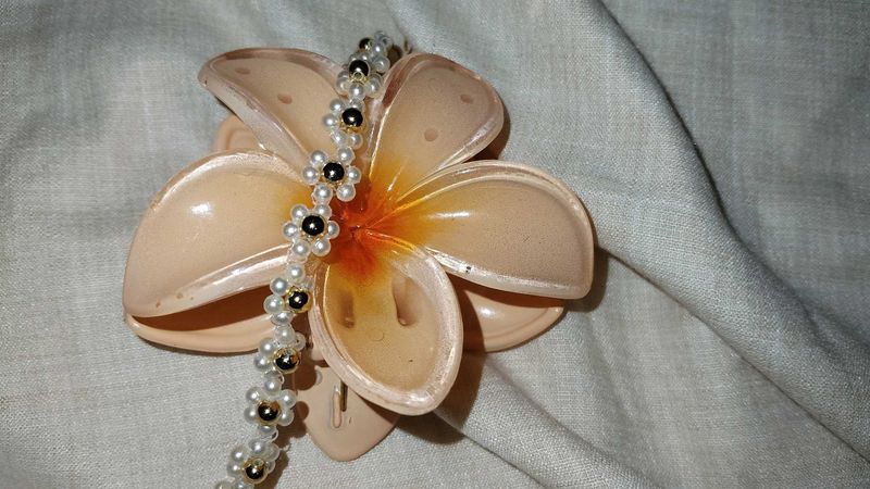 Daisy White Gold Bracelet