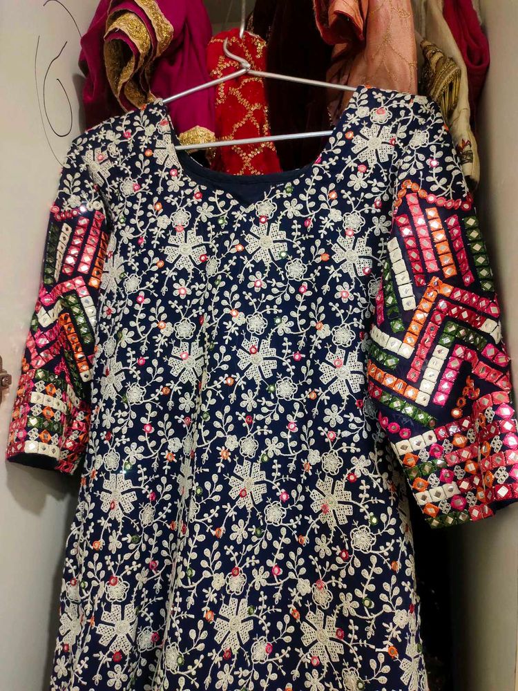 Are Wah 😀Mirror Work Embroidered Kurta Set