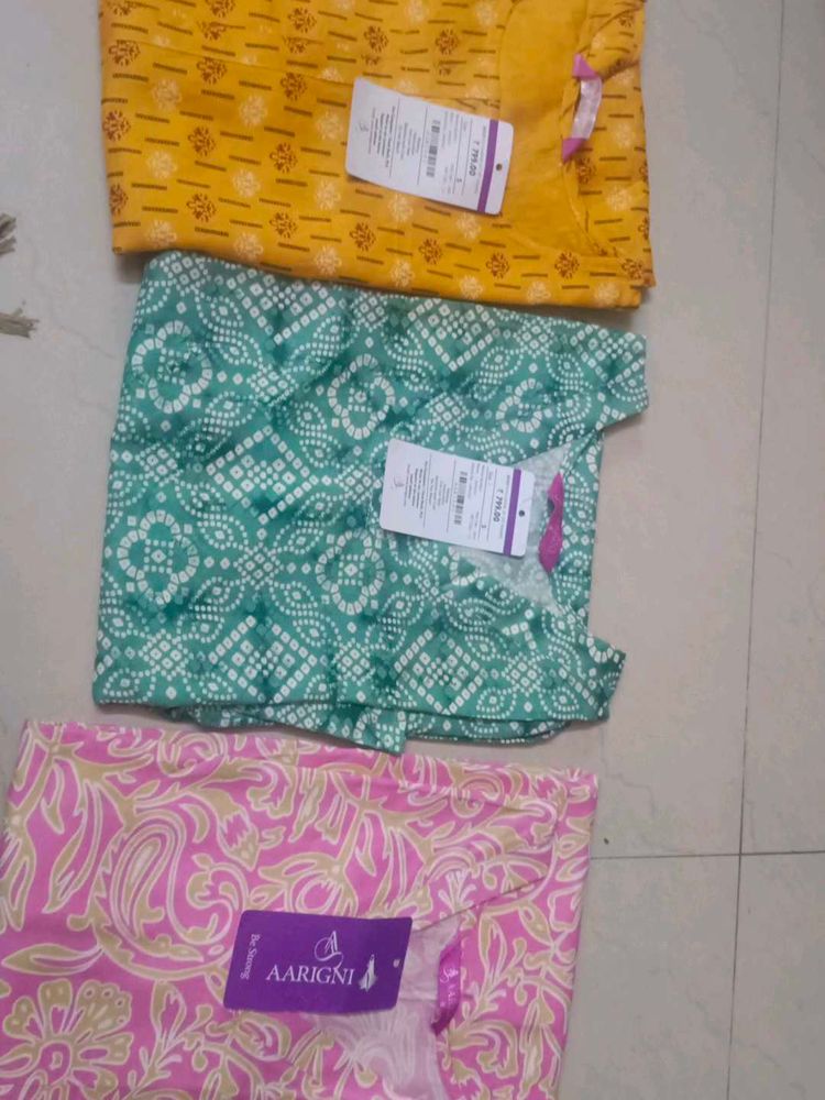 Aarigni Kurtis (3pcs)