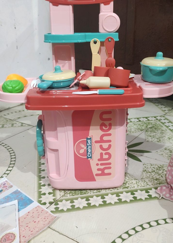 Kitchen Sett.........