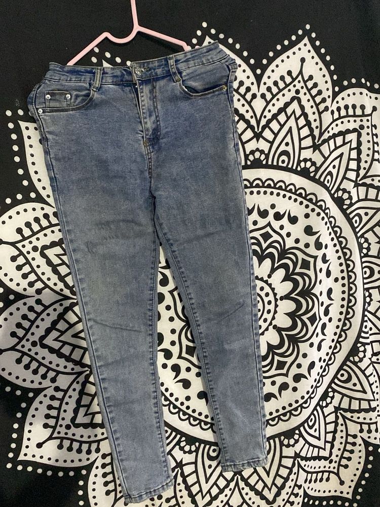 Light Wash High-Waisted Jeans