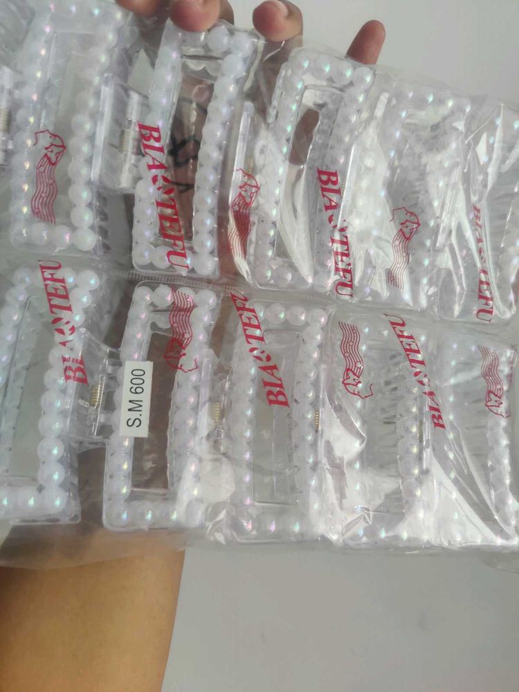 HAIR CLAWS GRAB ANY 1 PACKET AT JUST 259 RS