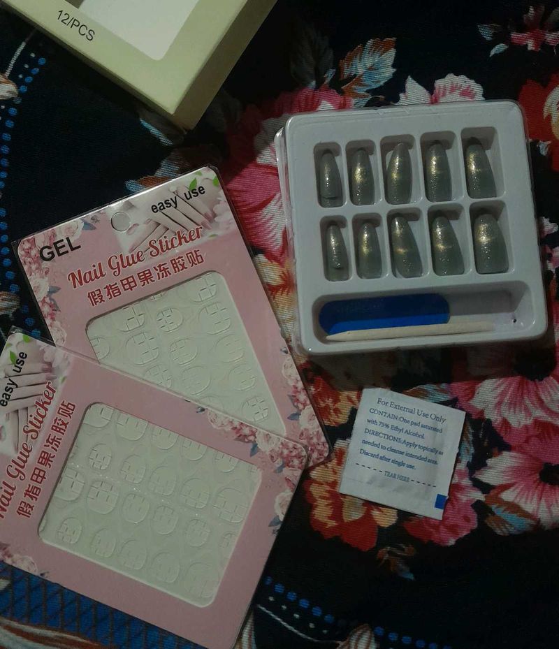 Chrome ombre press- ons