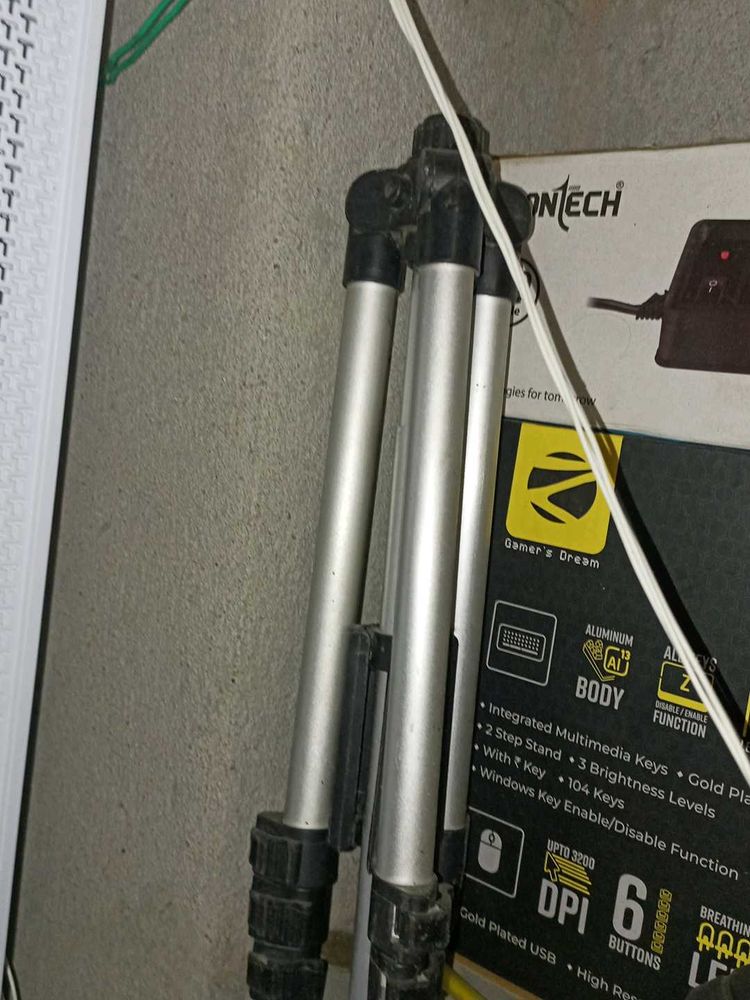 Adjustable Aluminum Tripod