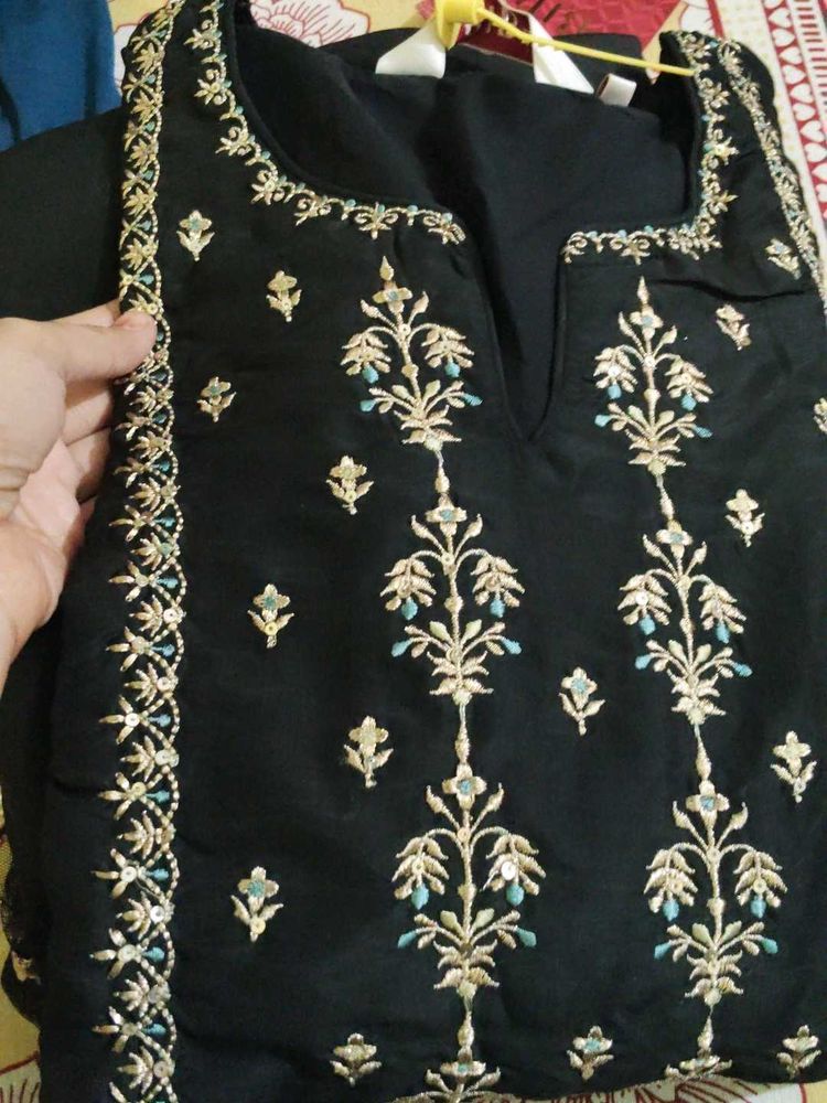 Elegant Embroidered Kurta Set