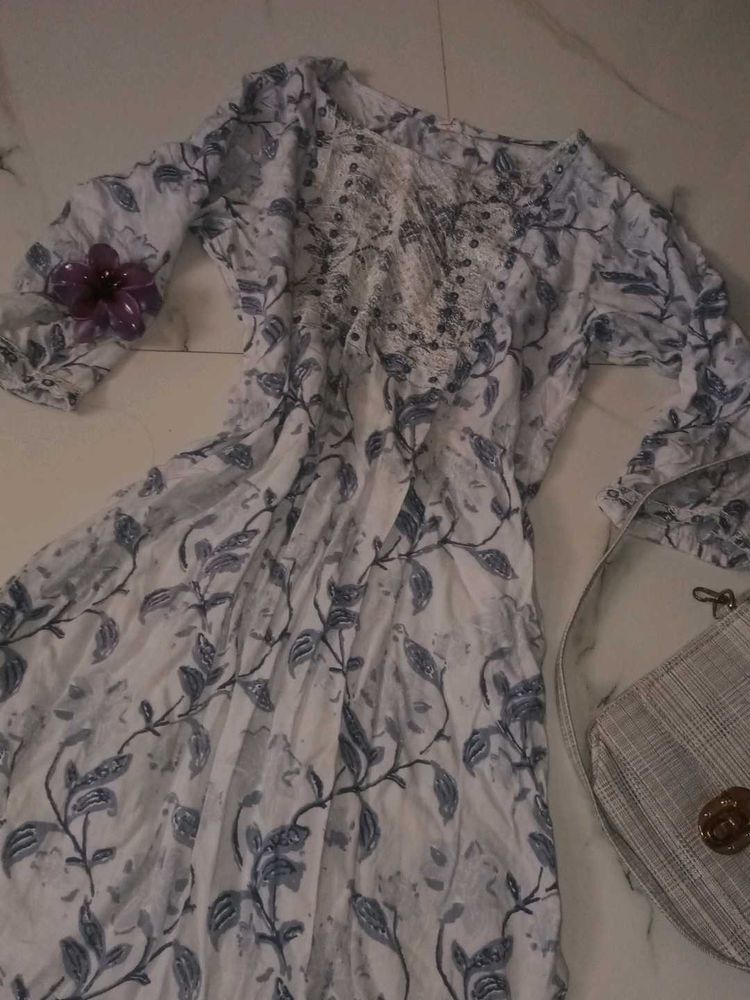 Floral Kurta At 99rs! Grab Fast!