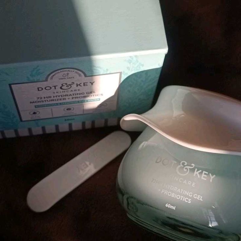 Dot &amp; Key Hydrating Gel