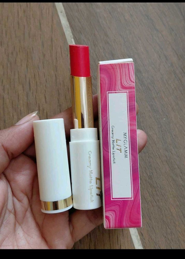 MyGlamm LIT Lipstick