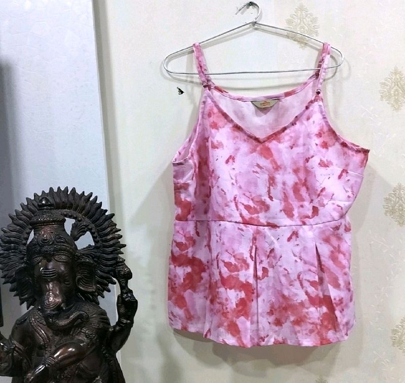 Anouk&#39;s Pink Shoulder Strap Top
