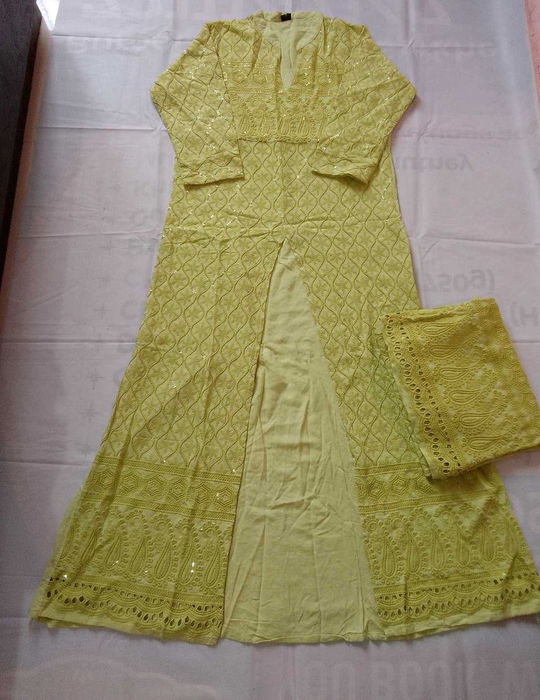 Chikankari Kurti Pant Set
