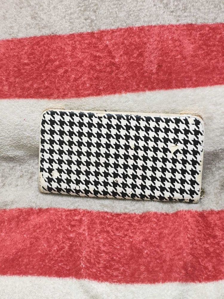 Lino Perros Wallet only