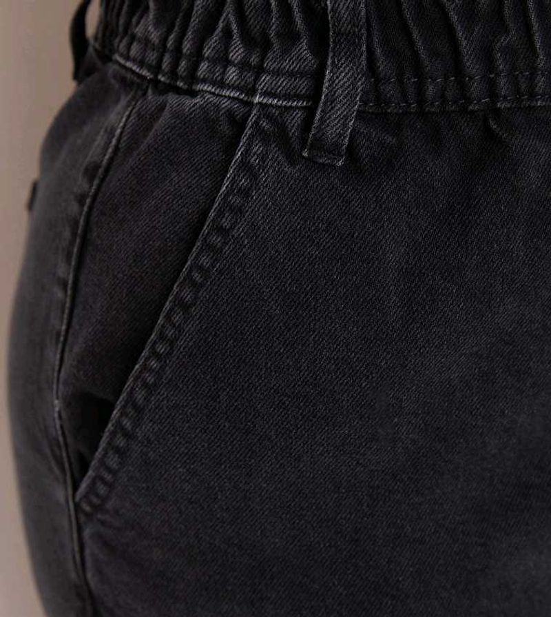 This Pant No Longer Fits Me