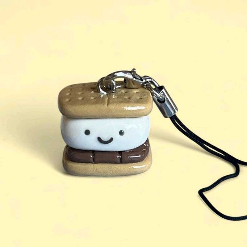 S&#39;mores Clay Keychain
