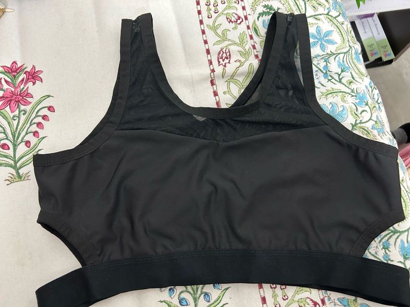 4 Sports Bra